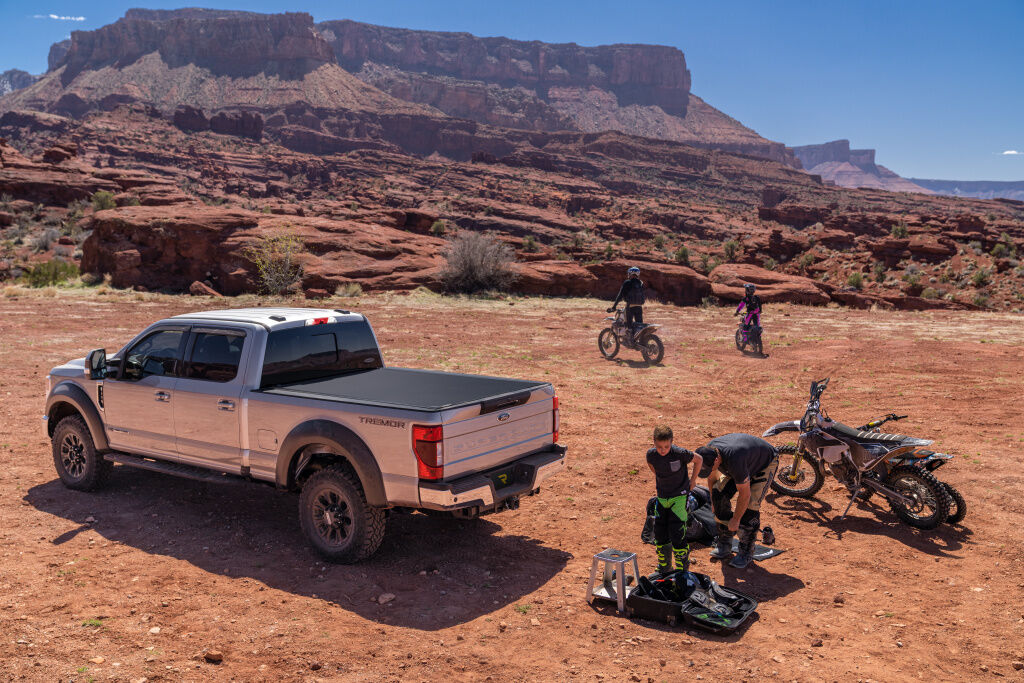 Revolver X4s 99-07 F250/350/450 8' - BAK part 80304
